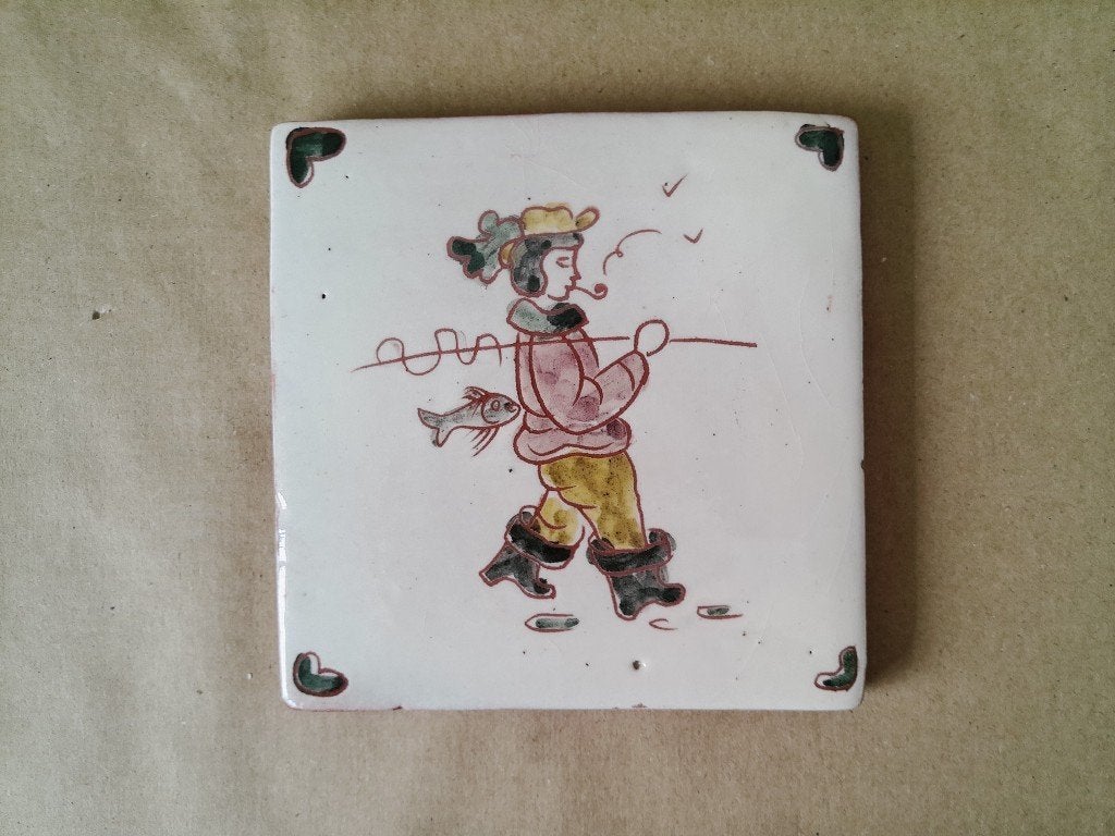 Curiosa vintage tegel Hollandse visser in oude klederdracht, Ophalen of Verzenden