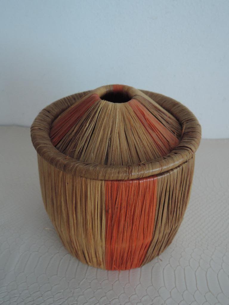 Ouderwets raffia mandje voor bolletje wol, Hobby en Vrije tijd, Ophalen of Verzenden, Zo goed als nieuw, Breien of Haken, Overige typen