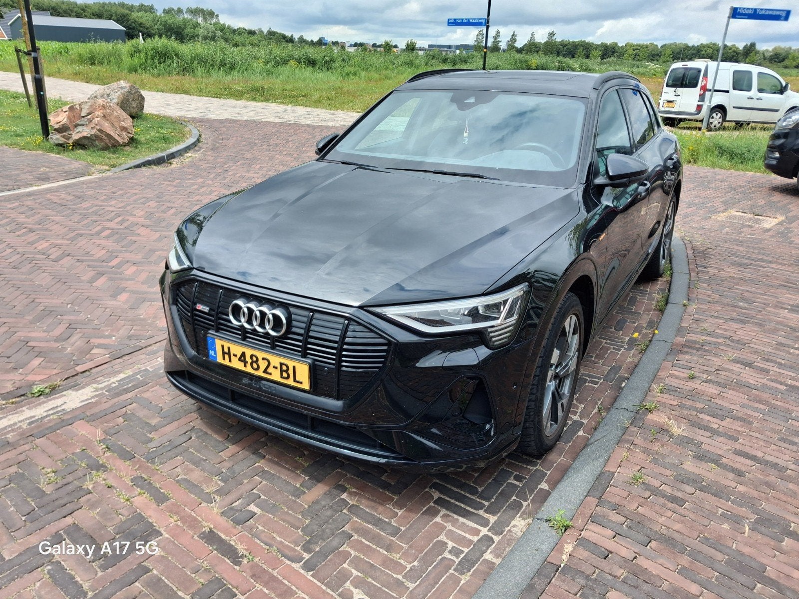 Audi E-tron 50 Quattro S-Line 320 pk 2019 Zwart, Auto's, Automaat, 1800 kg, Zwart, 124 €/maand