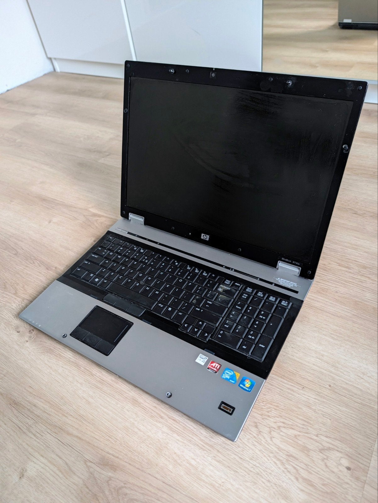 HP EliteBook 8730w + HP docking station I09X, Gebruikt, HDD, 2 tot 3 Ghz, Qwerty