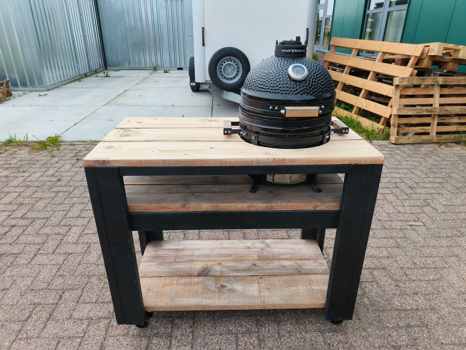 Robuste buiten keuken met inferno egg, Tuin en Terras, Buitenkeukens, Inferno, Houtskool, Ophalen of Verzenden, Zo goed als nieuw