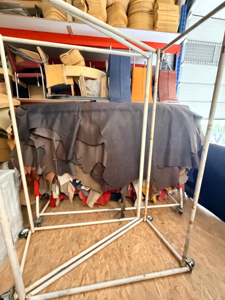 Diverse partij leer voor hobby of projecten Per meter 8 Euro, Gebruikt, Overige kleuren, Leer of Kunstleer, Ophalen of Verzenden