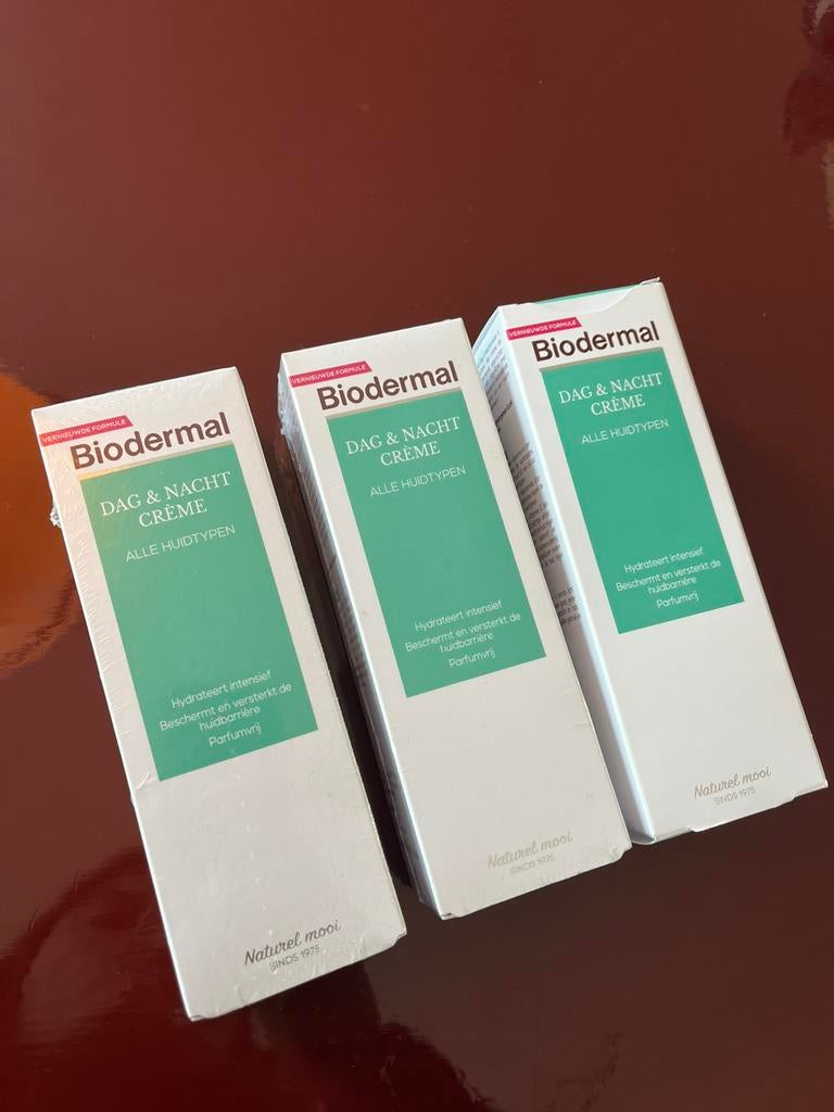 Biodermal dag&nacht creme, Ophalen of Verzenden, Zo goed als nieuw, Gehele gezicht