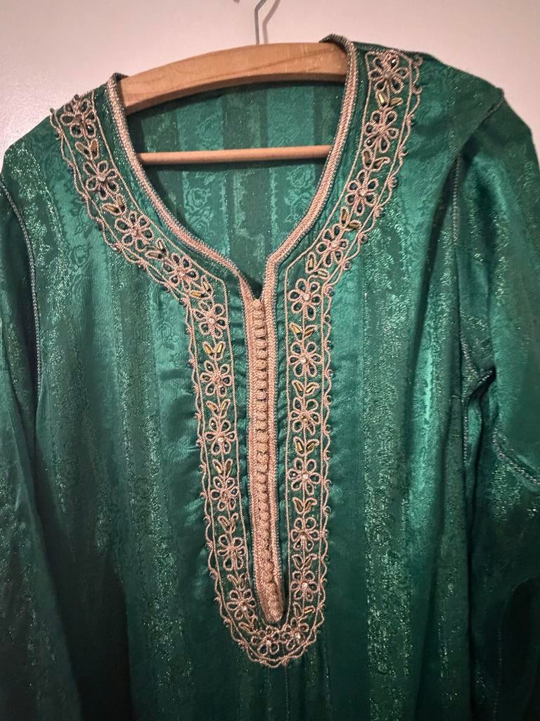 Groene Kaftan met Gouden Borduurwerk, Maat 38/40 (M), Overige typen, Ophalen of Verzenden, Zo goed als nieuw