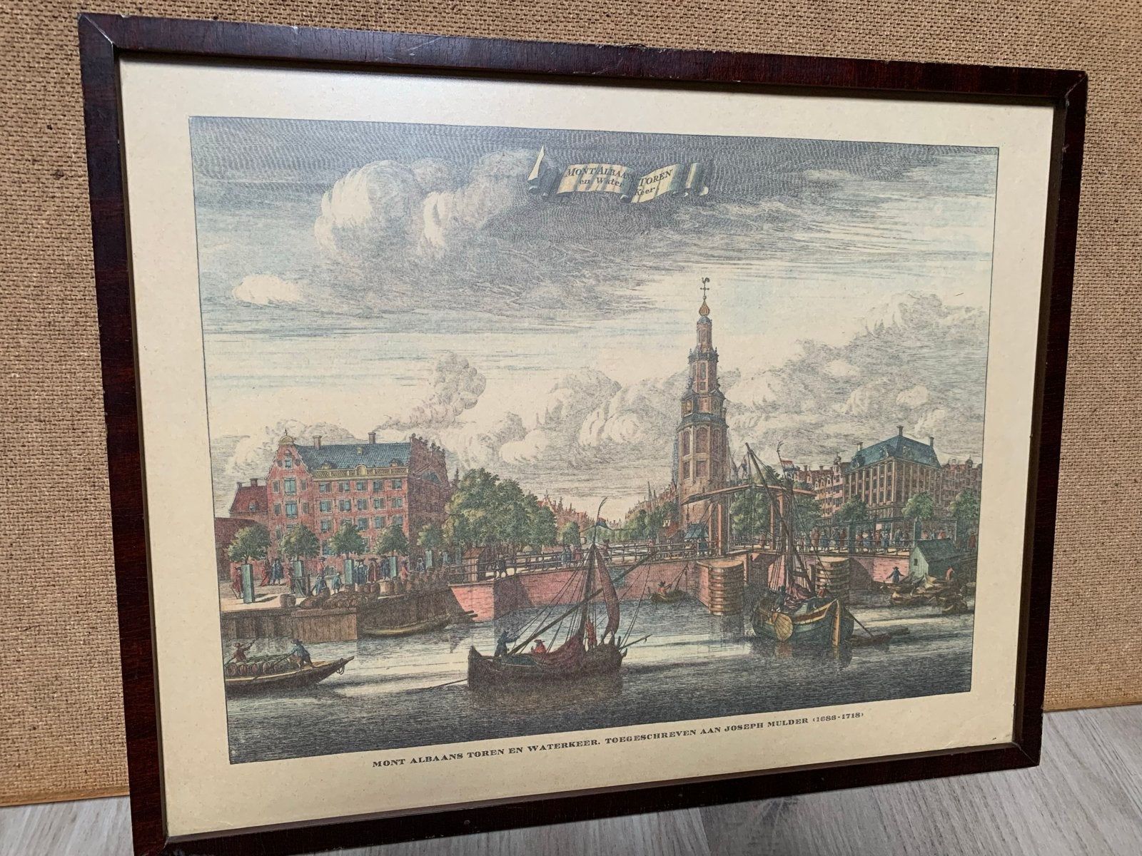 Antieke Ets: Mont Albaans Toren en Waterkeer, Amsterdam, Handgekleurd, 28 cm, Ets, Stadsgezicht