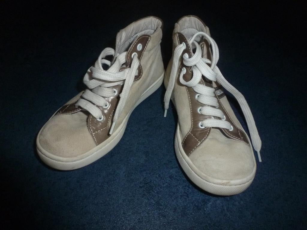 haast nieuw 1 paar creme/beige (communie) schoenen maat 30, Kinderen en Baby's, Kinderkleding | Schoenen en Sokken, Schoenen, Ophalen of Verzenden
