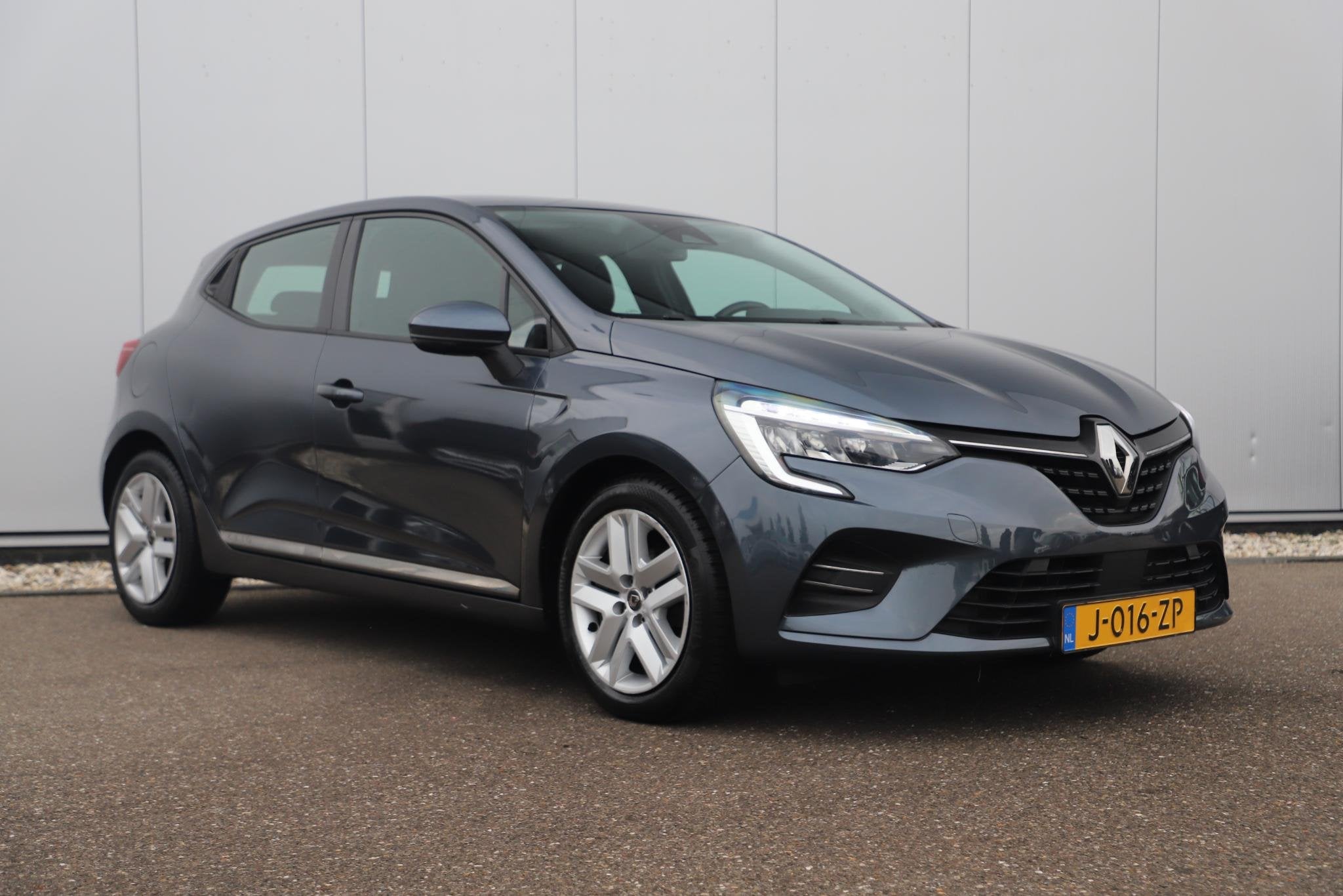 Renault Clio 1.0 TCe Zen 101PK Navigatie Carplay Android Air, Voorwielaandrijving, Gebruikt, Euro 6, 580 kg