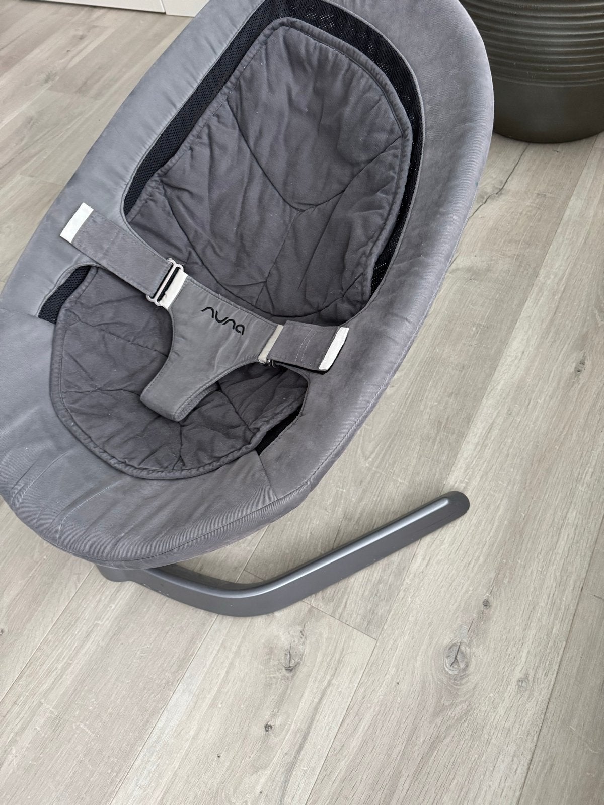 Nuna Leaf Wipstoel Grijs - Zo goed als nieuw, Kinderen en Baby's, Wipstoeltjes, Wipstoel, Ophalen, Overige merken, Met gordel(s) of riempje(s)