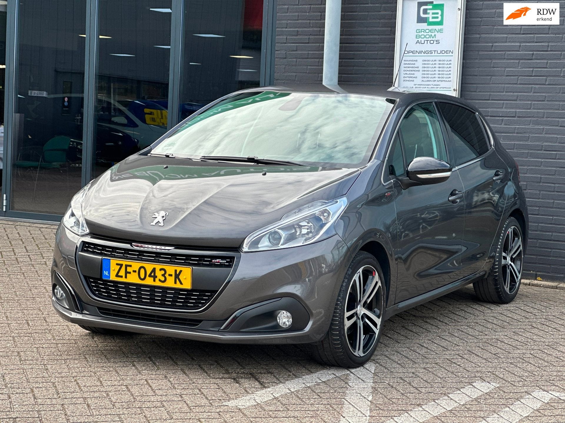 Peugeot 208 1.2 PureTech GT-Line/110 PK/CAMERA/NAVI/CARPLAY/, Euro 6, 1199 cc, Leder en Stof, Bedrijf