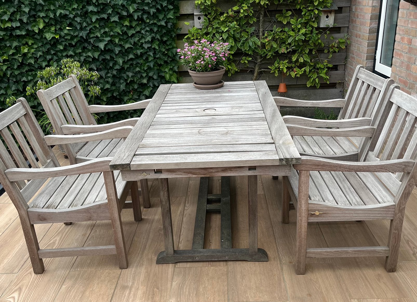 Gratis af te halen Oude teakhouten tuinset, Tuin en Terras, Ophalen, 4 zitplaatsen, Gebruikt, Teakhout