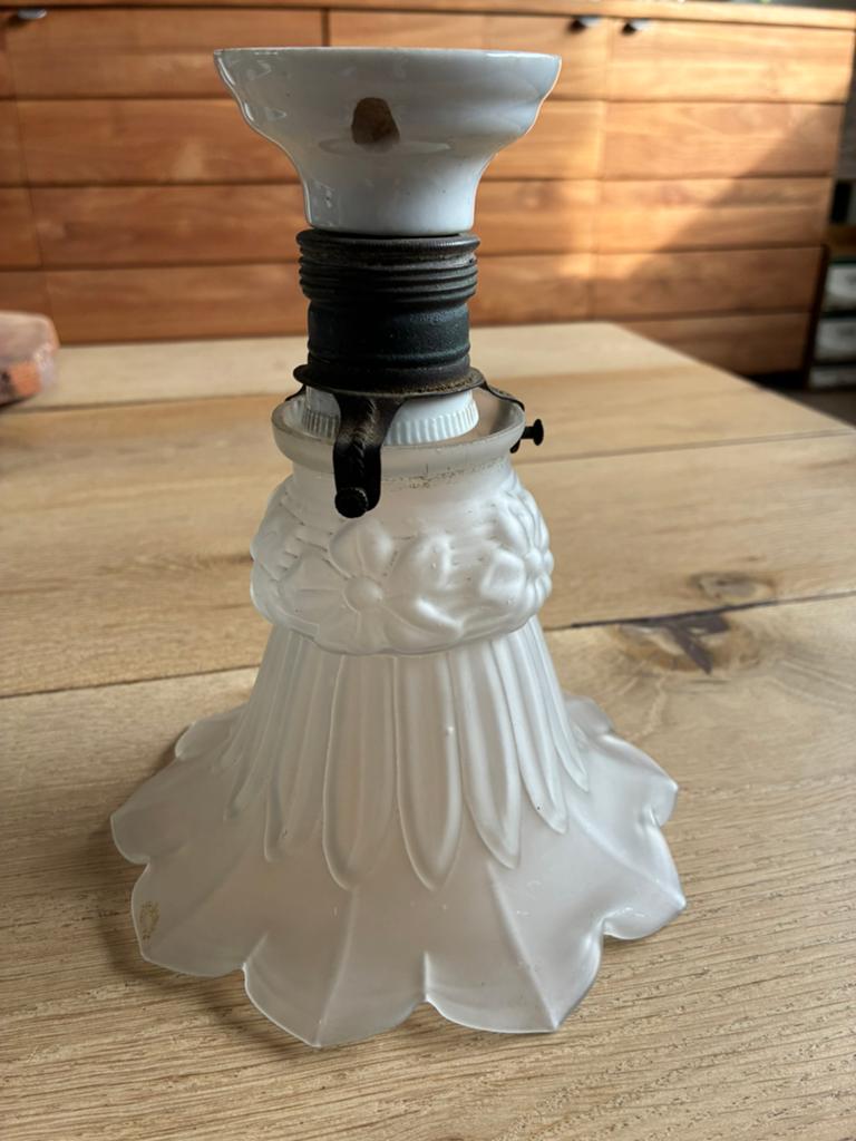 Te koop: antieke matglazen hanglampje met fittinghouder, Ophalen of Verzenden
