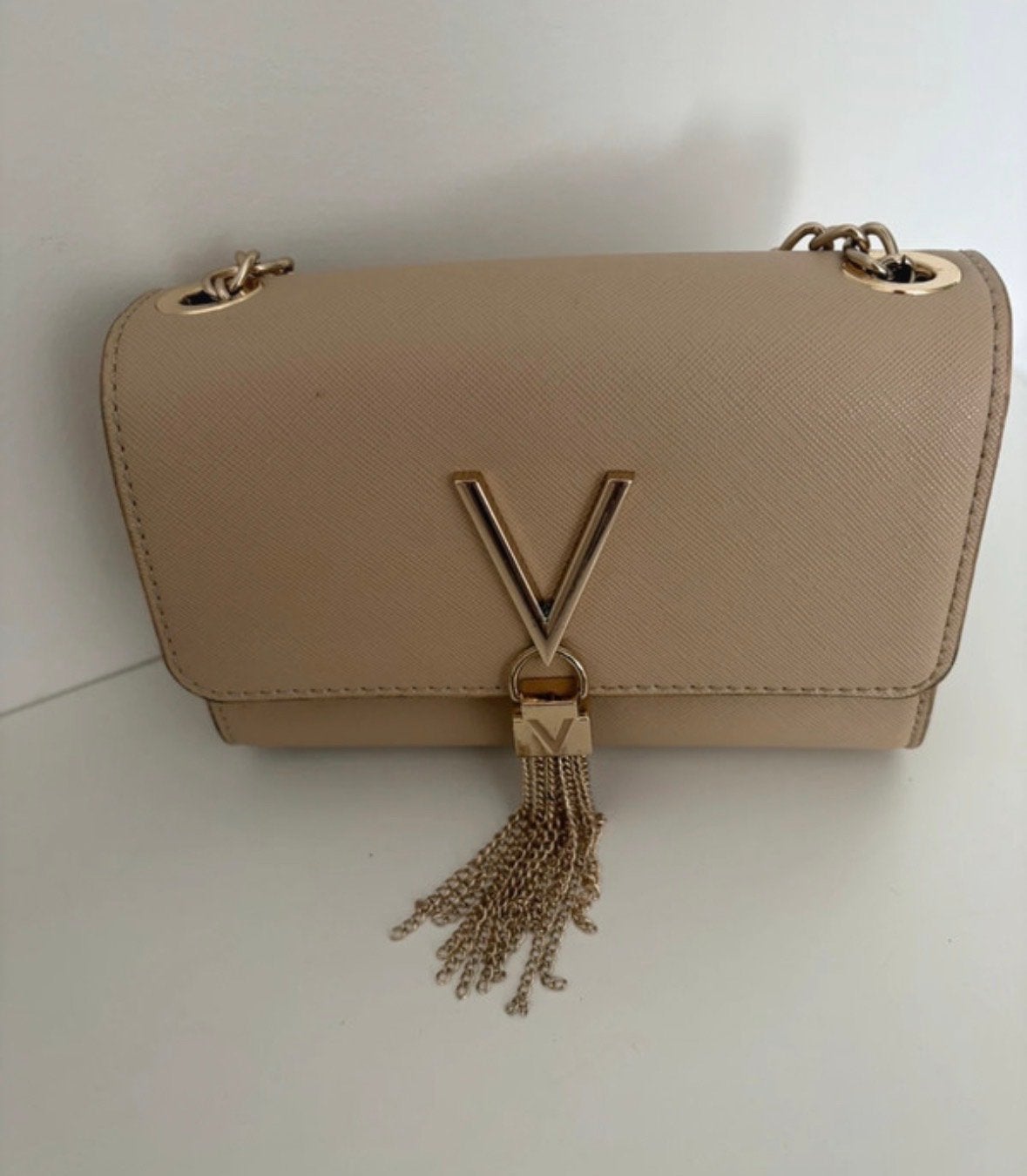 Mario Valentino schoudertasje met ketting, Ophalen of Verzenden, Zo goed als nieuw, Beige, Schoudertasje