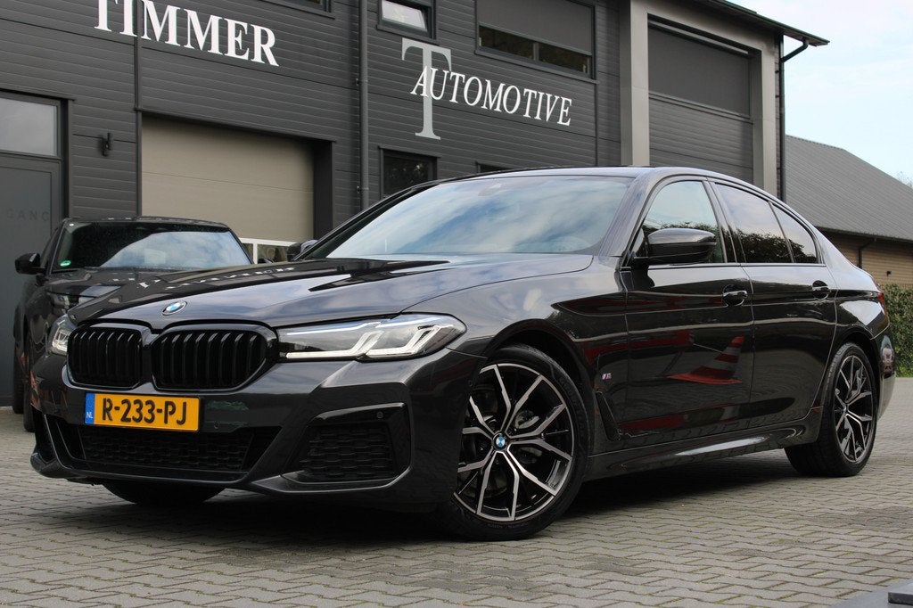 BMW 5 Serie 520i Business Edition Plus M-Sport - Schuif kant, Automaat, 1998 cc, Achterwielaandrijving, Gebruikt