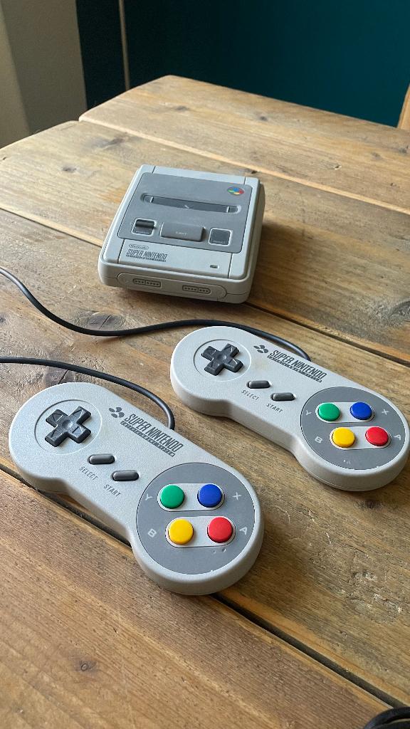 Nintendo Classic Mini SNES + 2 controllers + verlengkabel, Spelcomputers en Games, Spelcomputers | Nintendo Super NES, Ophalen of Verzenden