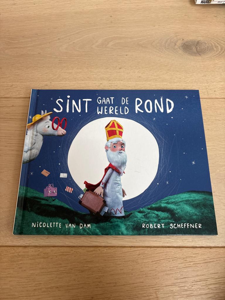 Sint Gaat de Wereld Rond - Nicolette van Dam, Boeken, Fictie algemeen, Jongen of Meisje, Ophalen of Verzenden, Zo goed als nieuw