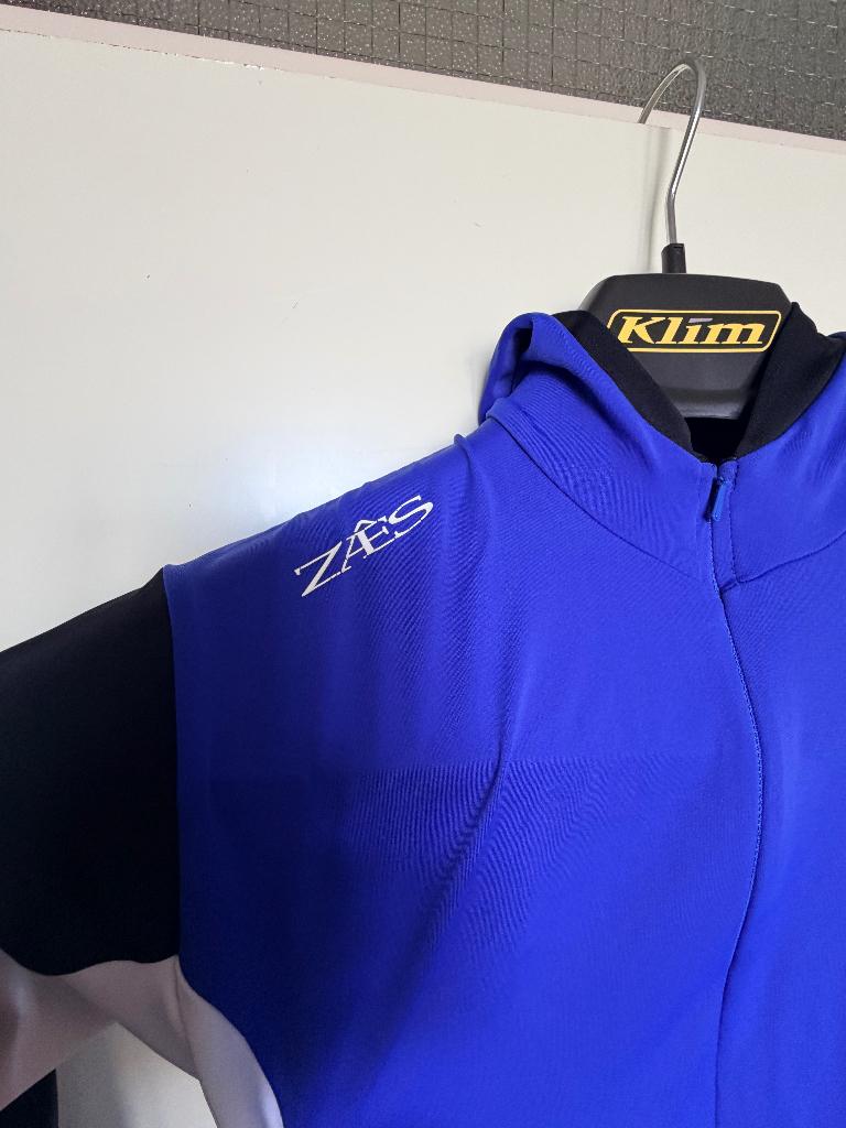schaatspak - maat M  - nieuw, Kleding | Heren, Sportkleding, Nieuw, Overige typen, Blauw, Ophalen of Verzenden