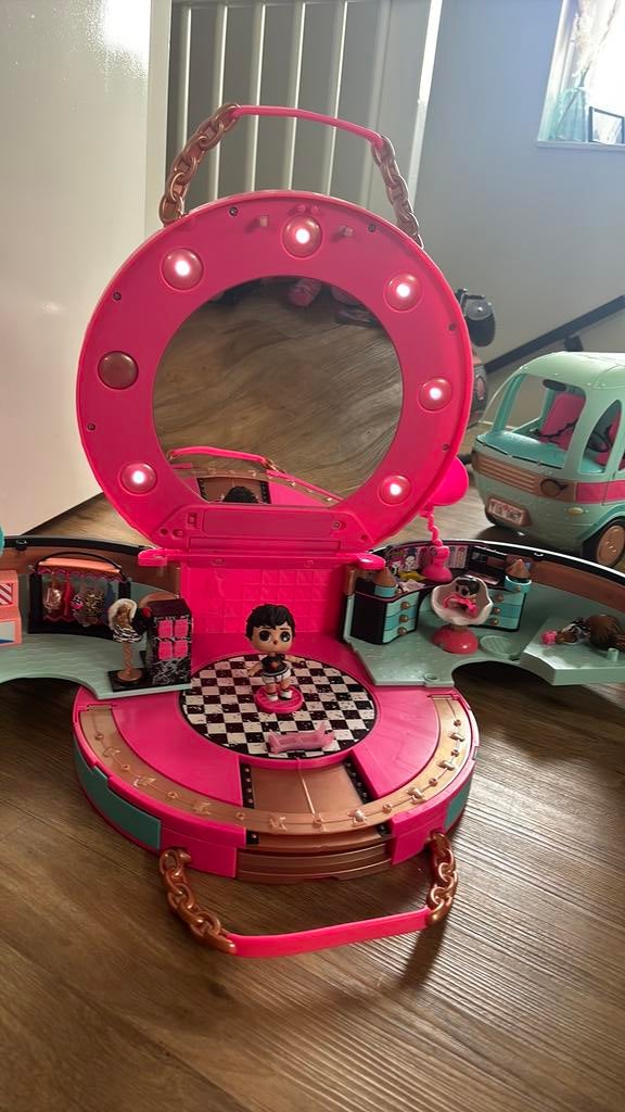 LOL suprise glam house, Ophalen, Zo goed als nieuw, Poppenhuis