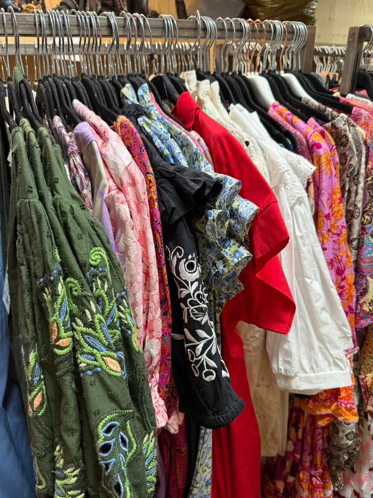 Partij nieuwe dameskleding jurken en blouses, Kleding | Dames, Overige Dameskleding, Nieuw, Ophalen