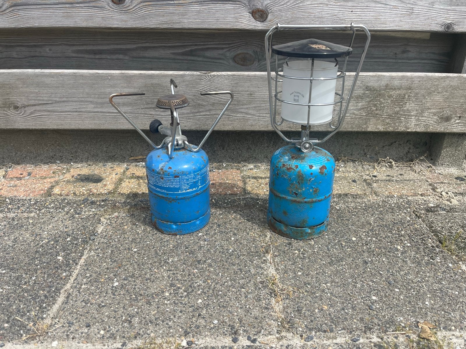 2 gasflesjes met brander en gaslamp, Caravans en Kamperen, Kampeeraccessoires, Verzenden, Gebruikt