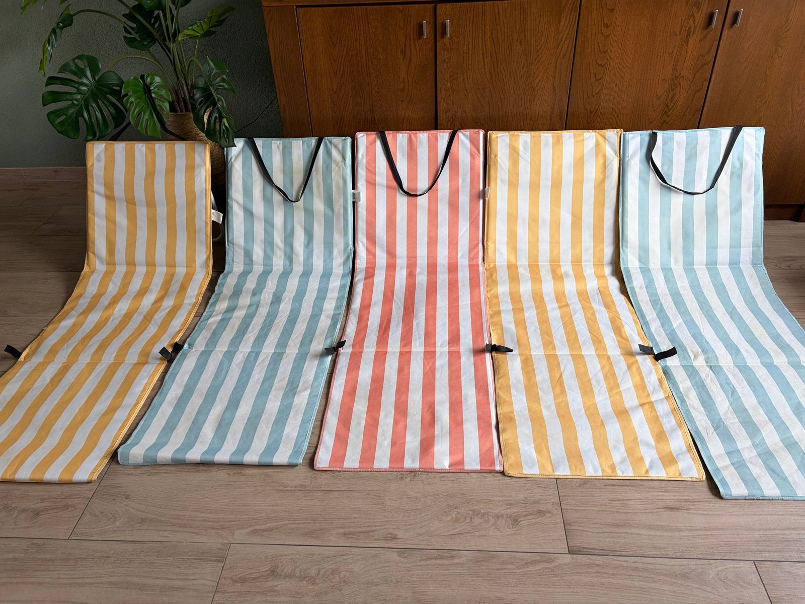 Opvouwbare strandstoelen/matten in diverse kleuren, Ophalen, Binnen, Gebruikt, Meerpersoons