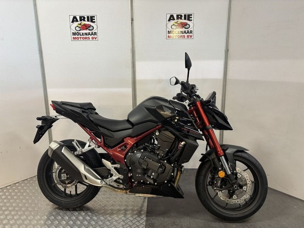 Honda CB750 Hornet E-Clutch (bj 2026), 2 cilinders, HONDA, Bedrijf, Onbekend