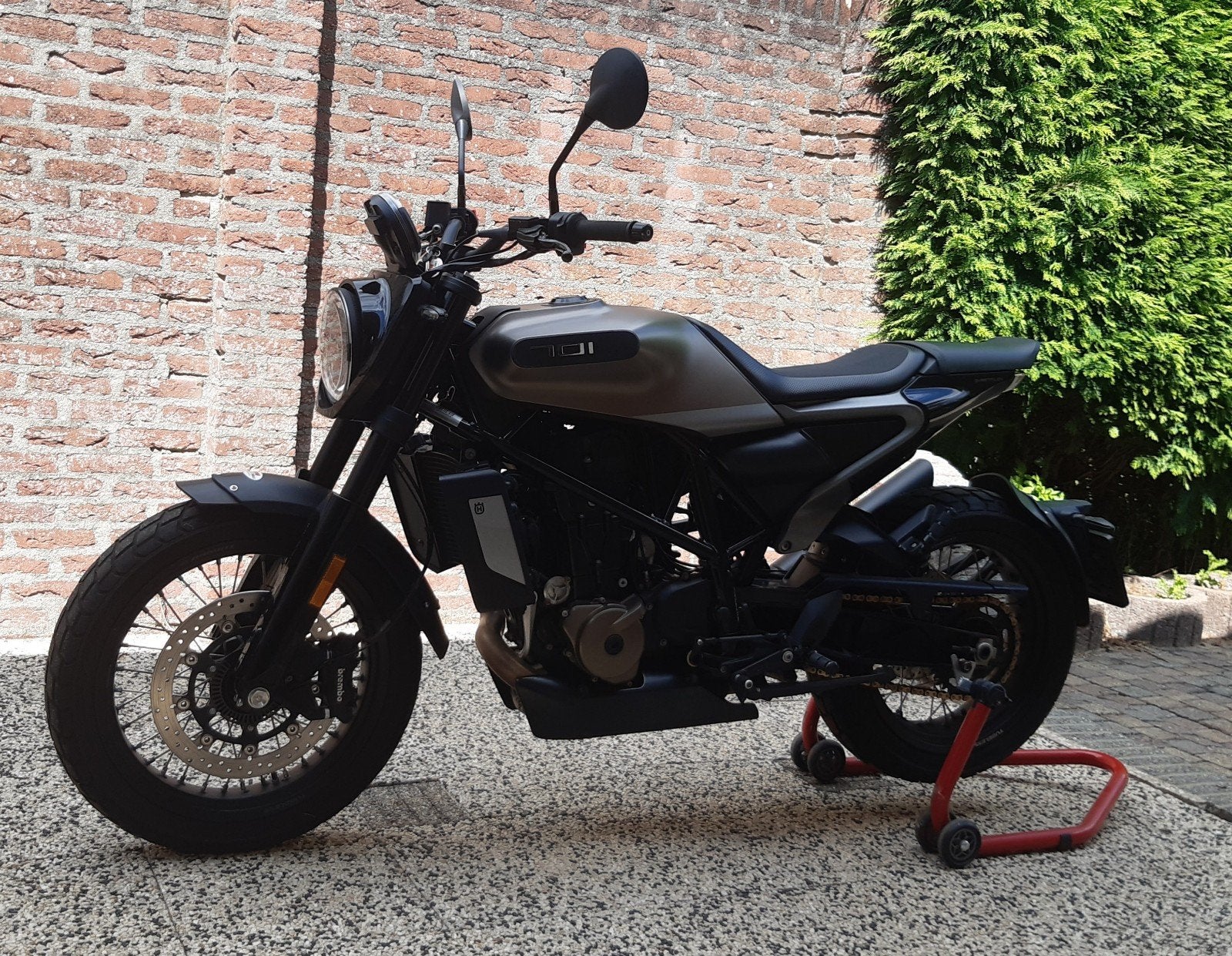 Husqvarna Svartpilen 701 Style - Stijlvolle Naked Bike, Traction Control, Motorrijbewijs A, Gebruikt, Particulier