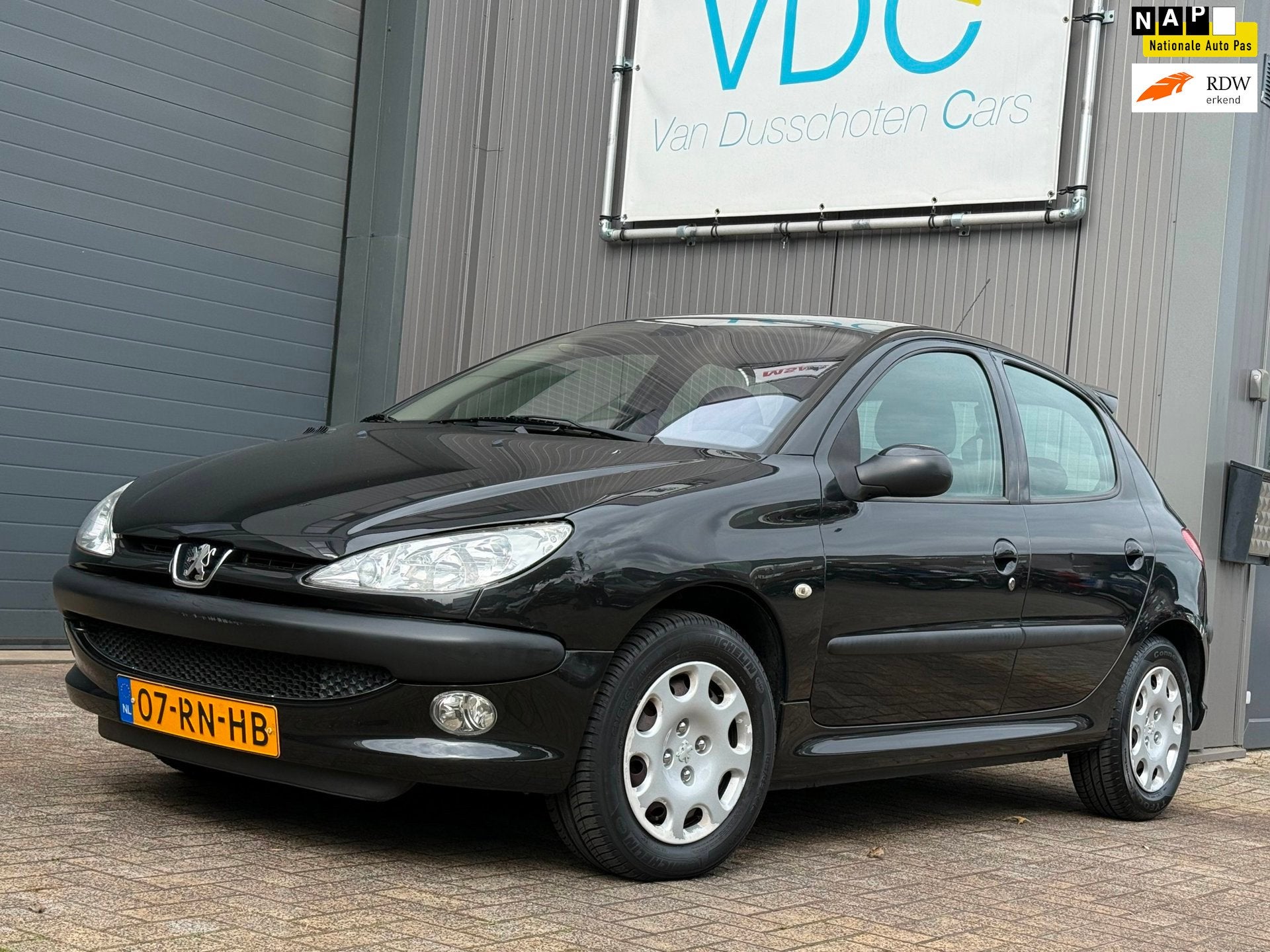 Peugeot 206 1.6-16V Gentry | Automaat | 5-deurs | Velours, Auto's, 4 cilinders, 1039 kg, Zwart, Bedrijf