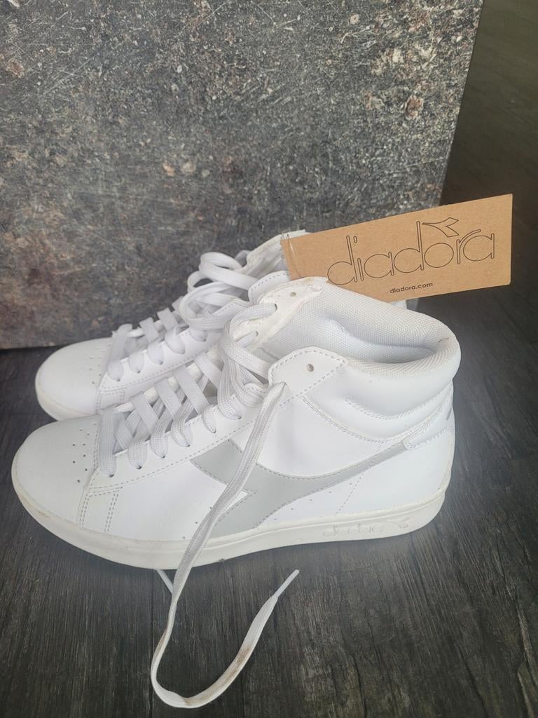 Nieuwe Diadora schoenen maat 37, Kleding | Dames, Schoenen, Ophalen of Verzenden, Nieuw, Sneakers of Gympen