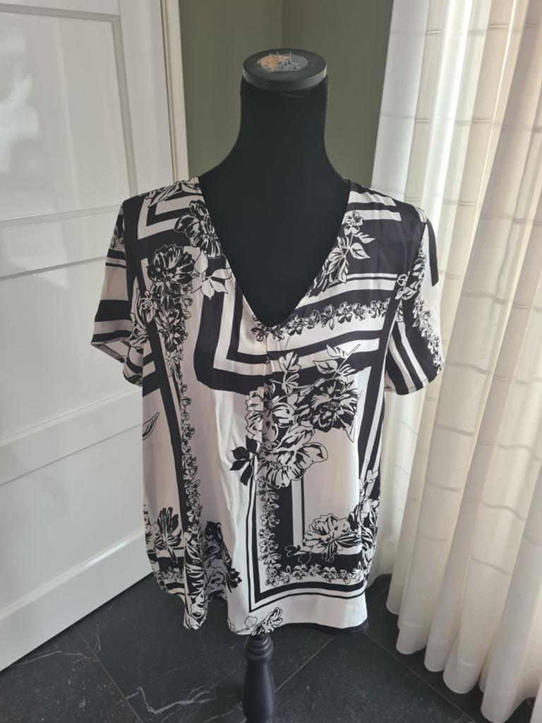 Blouse maat L, merk Nielsson  kleuren ecru met zwart, van ok, Ophalen of Verzenden, Zo goed als nieuw, Maat 42/44 (L)