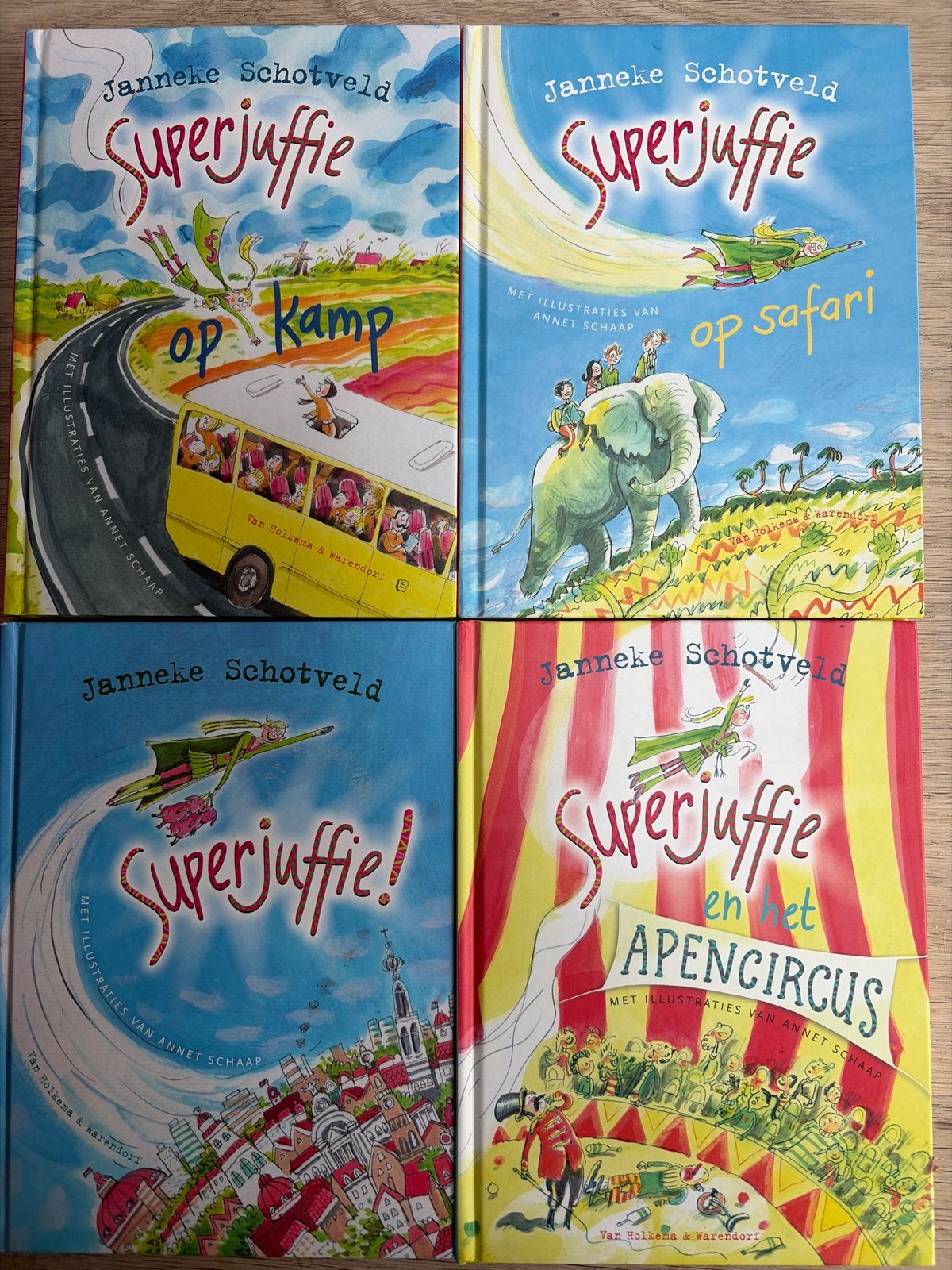 Superjuffie boekenreeks - 4 delen, Ophalen of Verzenden, Zo goed als nieuw, Fictie algemeen