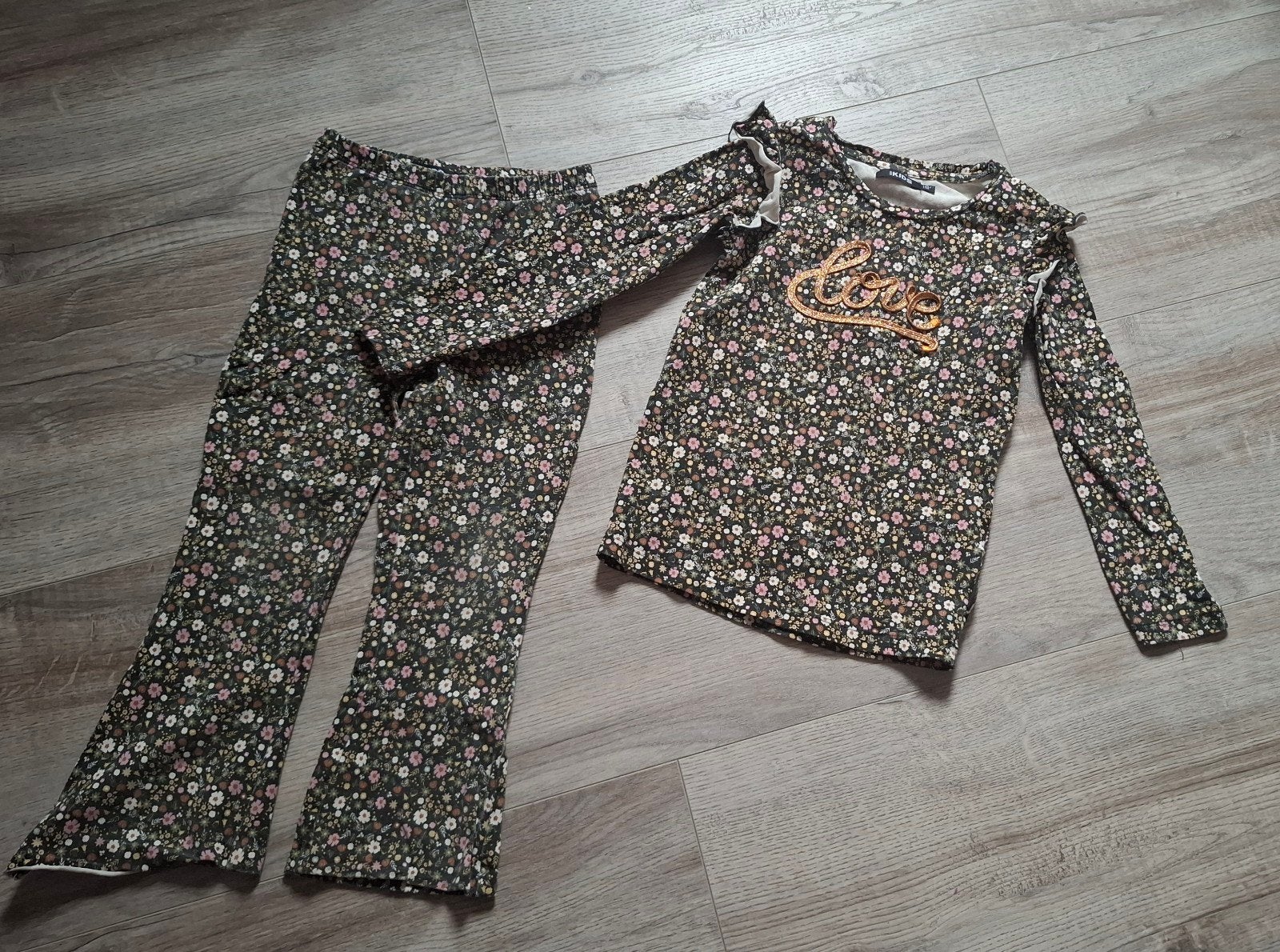 Leuk setje, Kinderen en Baby's, Kinderkleding | Maat 110, Gebruikt, Europe Kids, Meisje, Ophalen of Verzenden