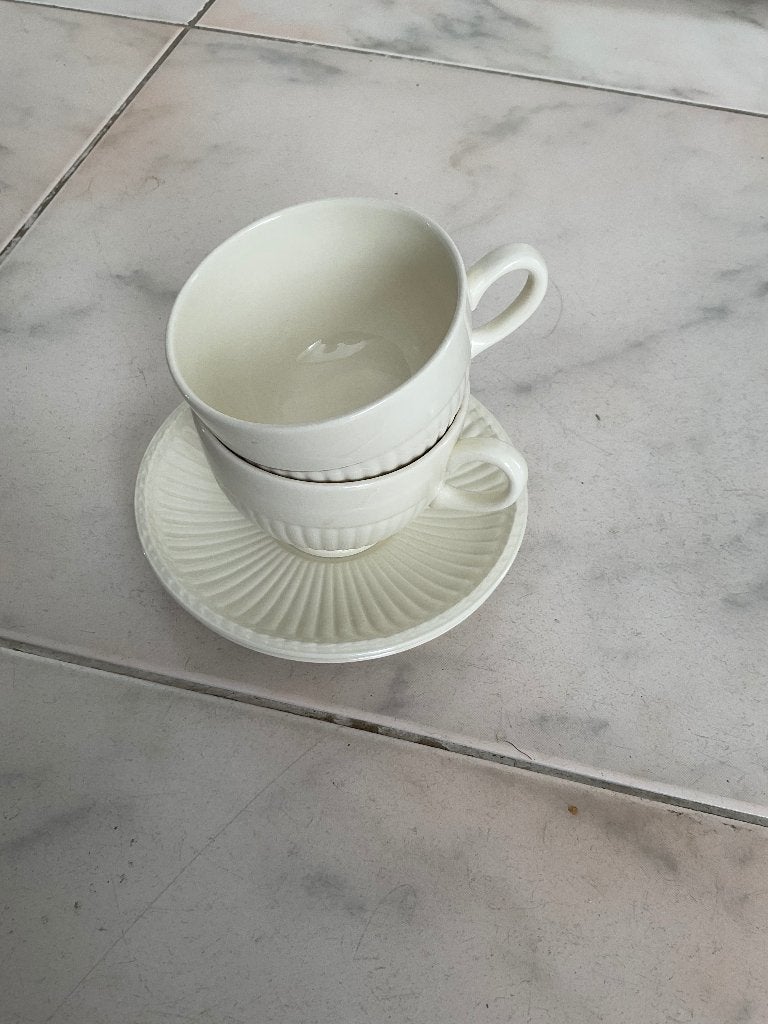 2 grote koffiekoppen met schotel Wedgwood, Ophalen, Overige typen, Zo goed als nieuw, Wedgwood