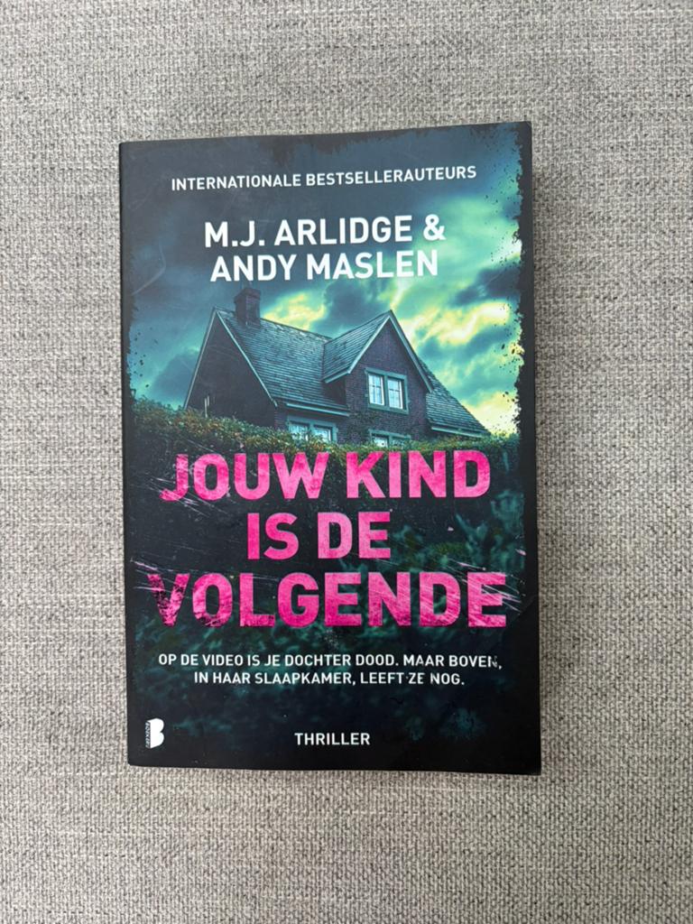 4 boeken van MJ Arlidge, Boeken, Ophalen of Verzenden, Zo goed als nieuw