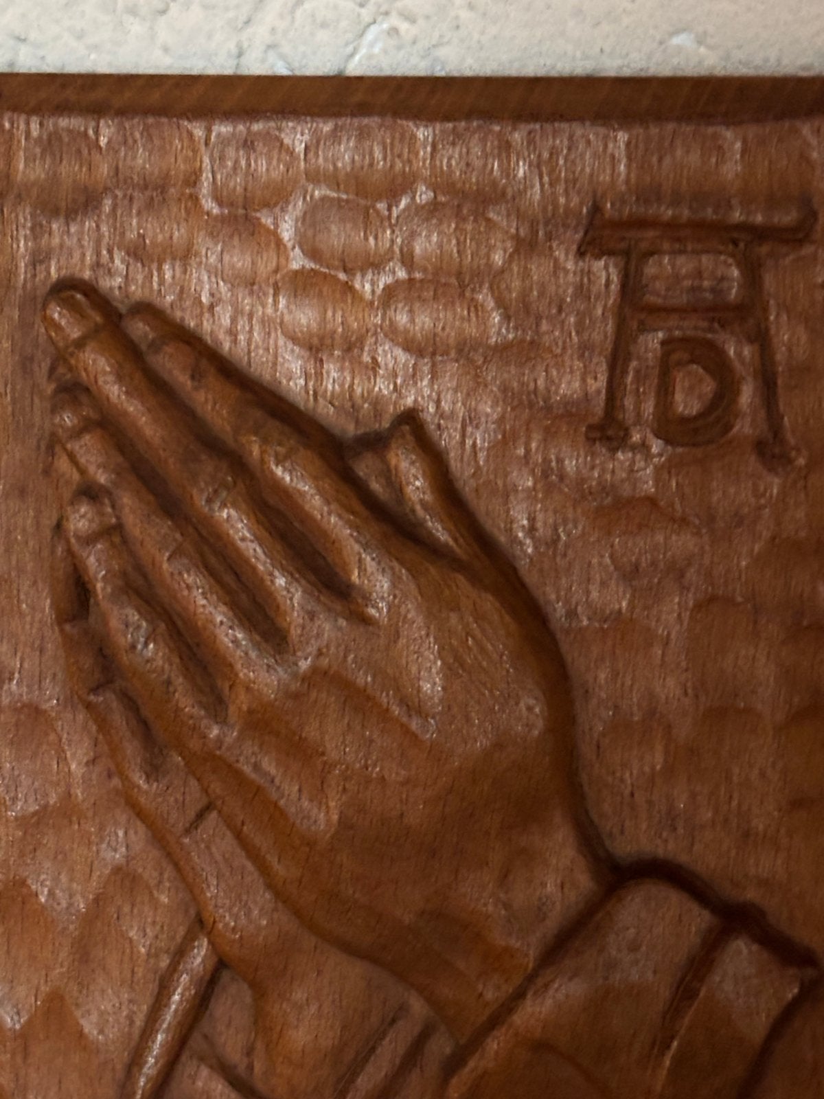 Houten wanddecoratie met biddende handen, Ophalen of Verzenden