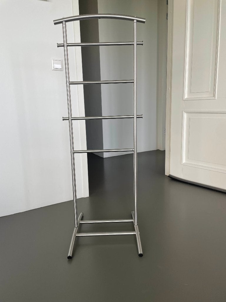 Mooie RVS kledingstandaard     Stevig en modern, Kleding | Dames, Ophalen, Zo goed als nieuw