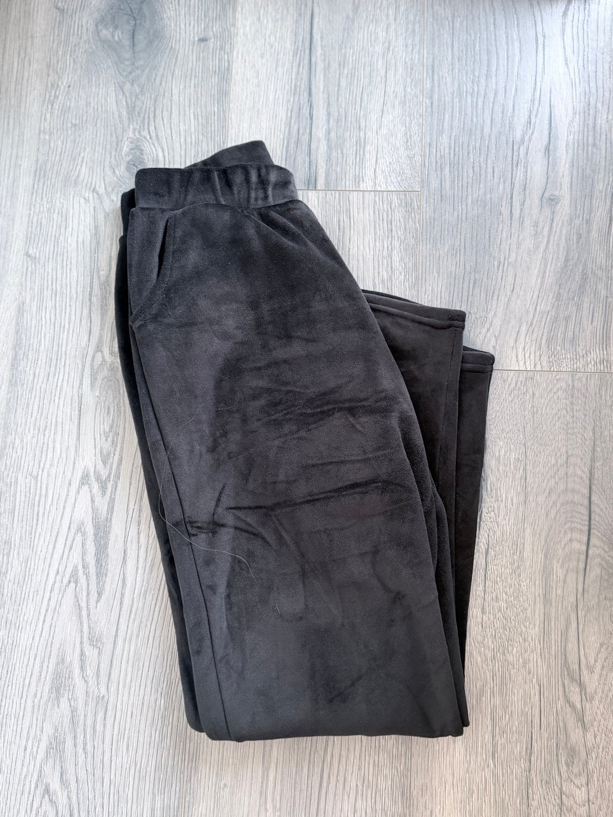 Zwarte fluwelen broek - comfortabel en stijlvol, Zwart, Maat 42/44 (L), Ophalen of Verzenden, Lang