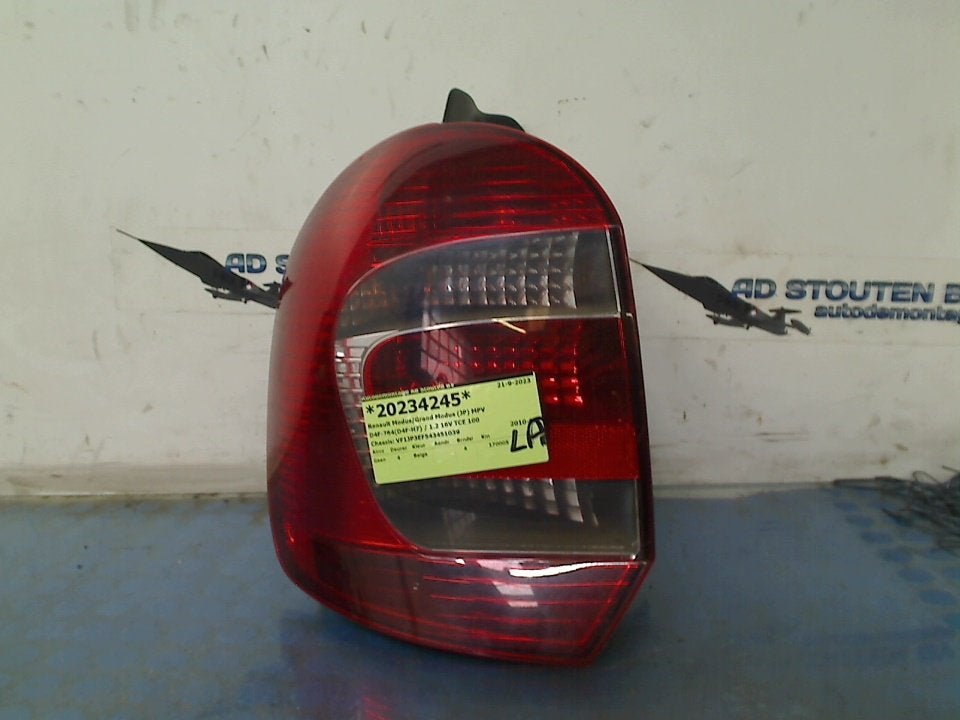 Achterlicht Links Renault Modus/Grand Modus (JP) 8200658411R, Auto-onderdelen, Gebruikt, Renault Deutschland AG, Dialog.deutschland@renault.de