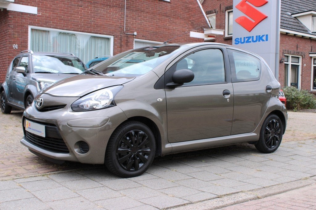 Toyota AYGO 1.0 VVT-I NOW / Trekhaak / Airco / Rijklaarprijs, Voorwielaandrijving, Euro 5, Gebruikt, Huisgarantie