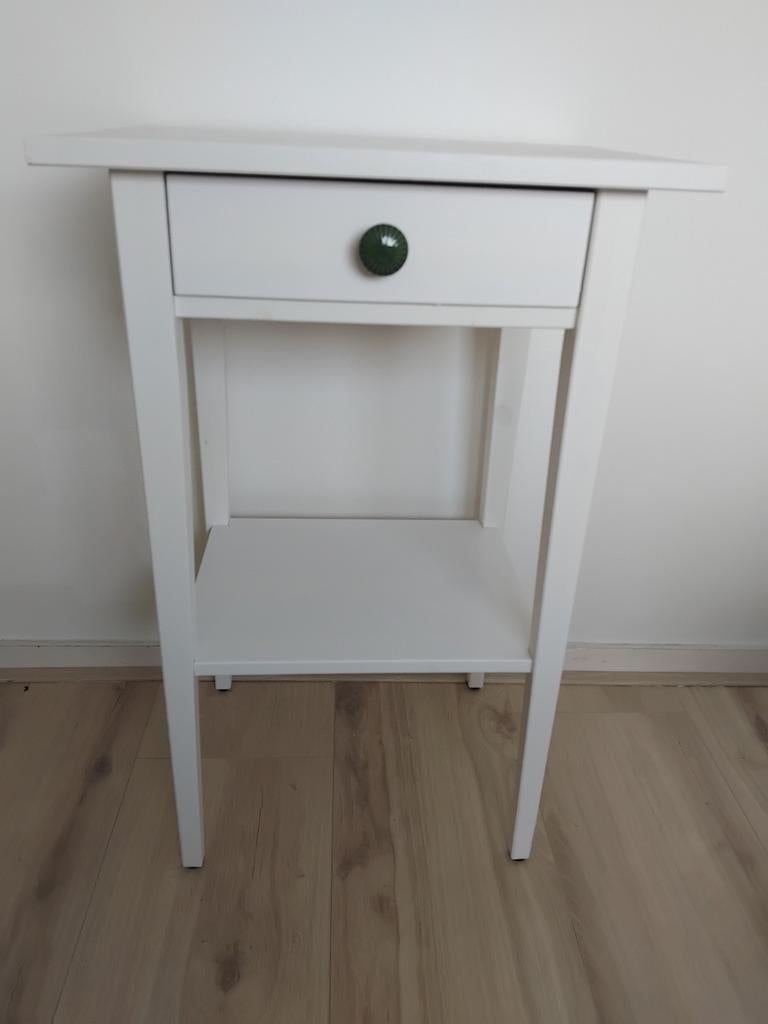 Ikea Hemnes nachtkastje wit, Ophalen, Zo goed als nieuw, Minder dan 45 cm