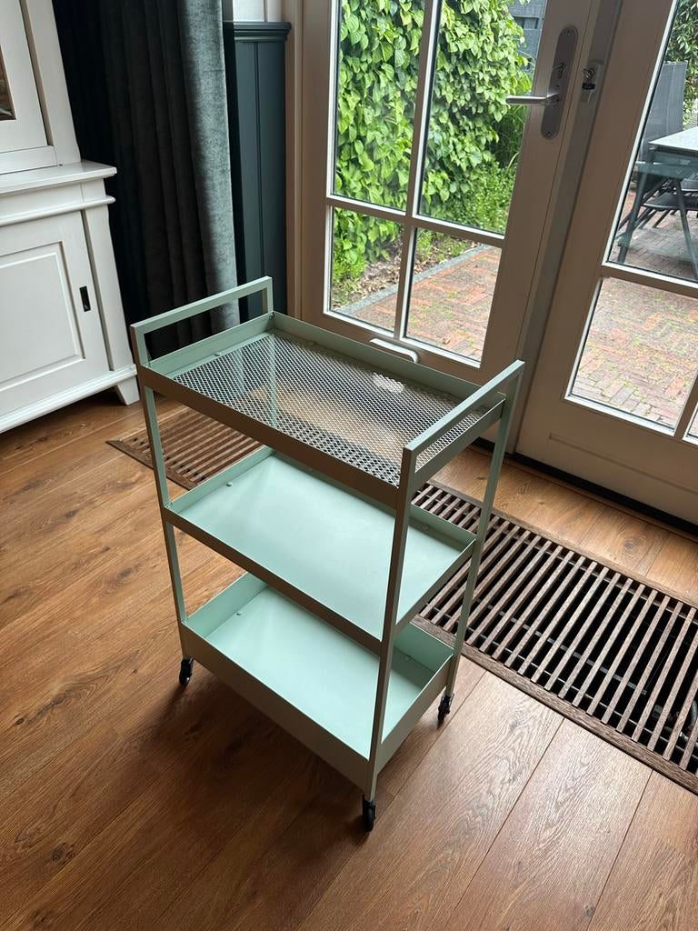 Nissafors roltafel lichtblauw - zo goed als nieuw, Ophalen, Zo goed als nieuw