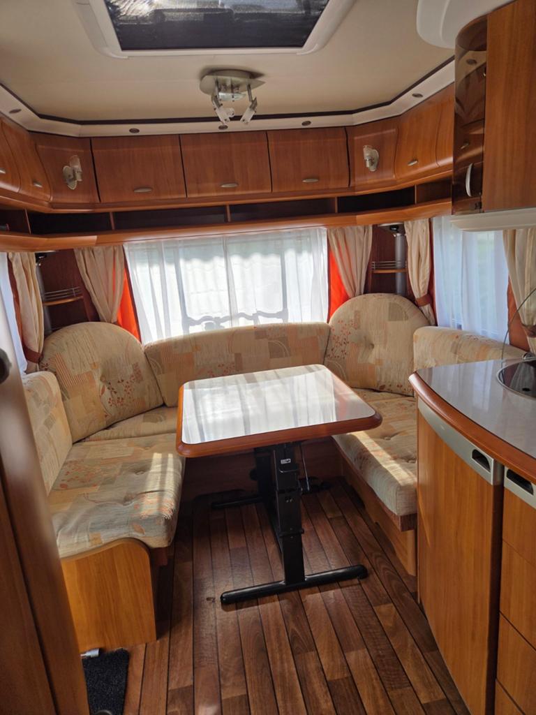Hobby 460 UFE Excellent 2008 mover en voortent met luifel, Rondzit, Hobby, Particulier, Schokbreker