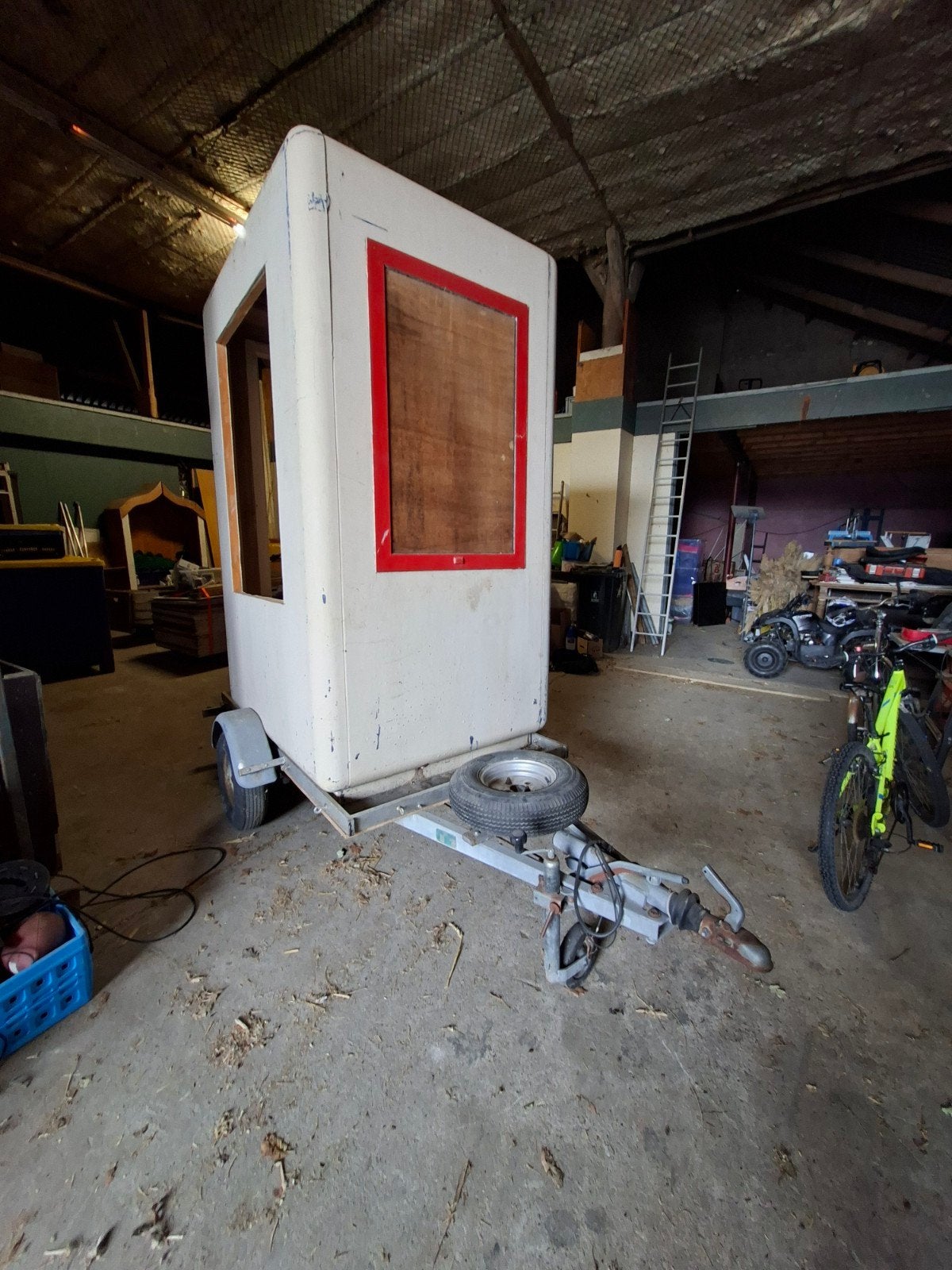 Lege Verkoopaanhangwagen / kassa-unit, Ophalen, Gebruikt