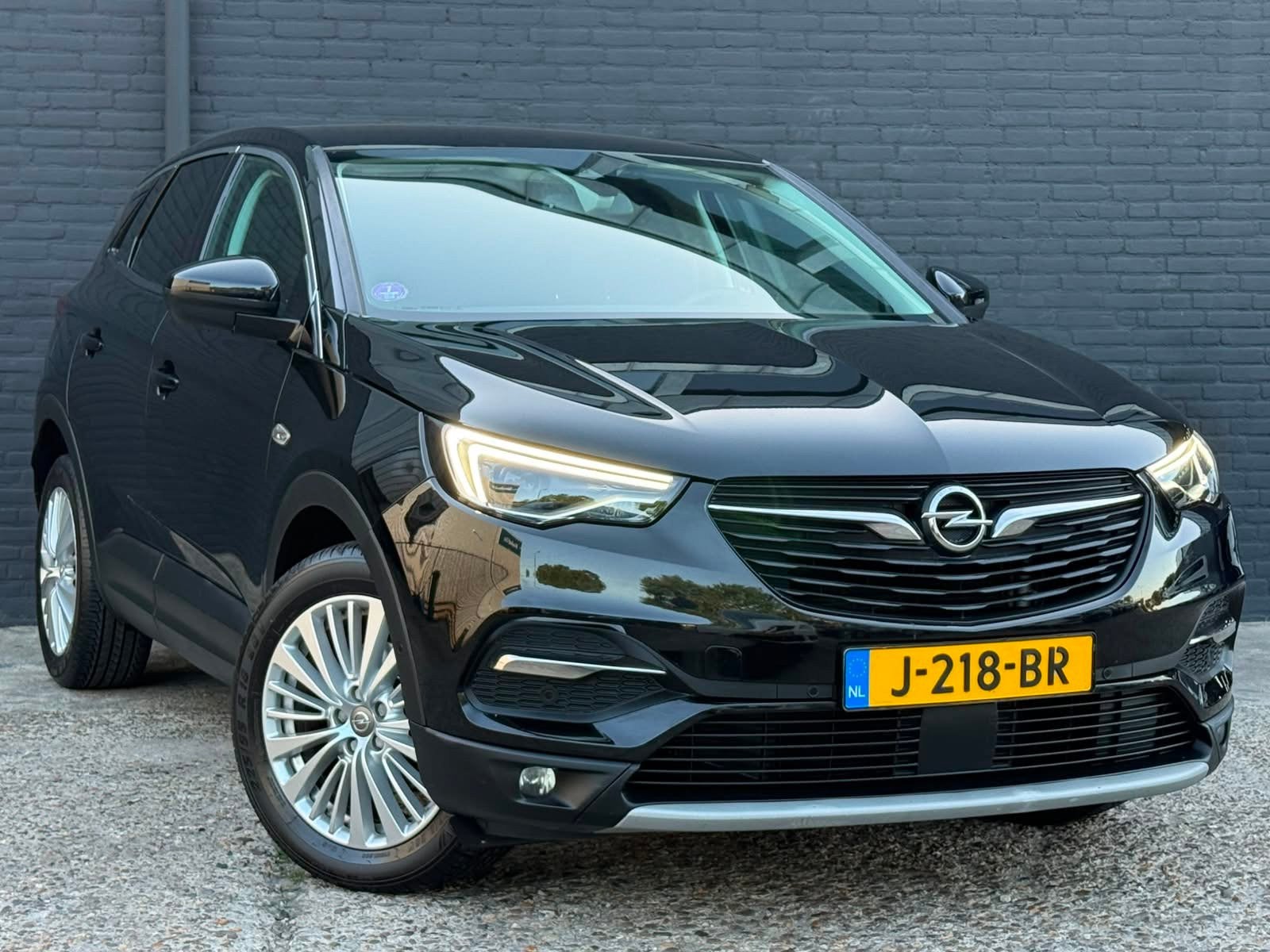 Opel Grandland X 1.2 Turbo Business Executive CARPLAY|NWE DR, Auto's, Opel, Stof, Gebruikt, 1199 cc, Zwart