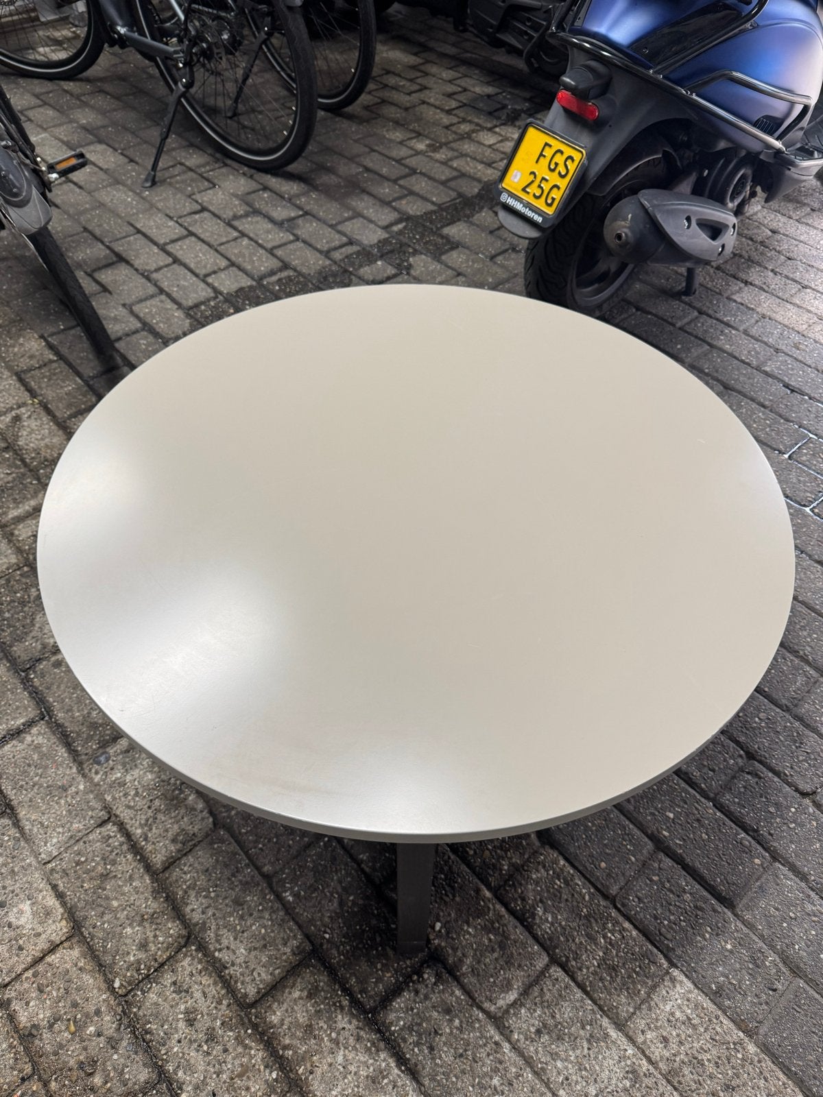 Ikea RISSNA salontafel, rond, grijs, Gebruikt, 50 tot 100 cm, Rond, Metaal