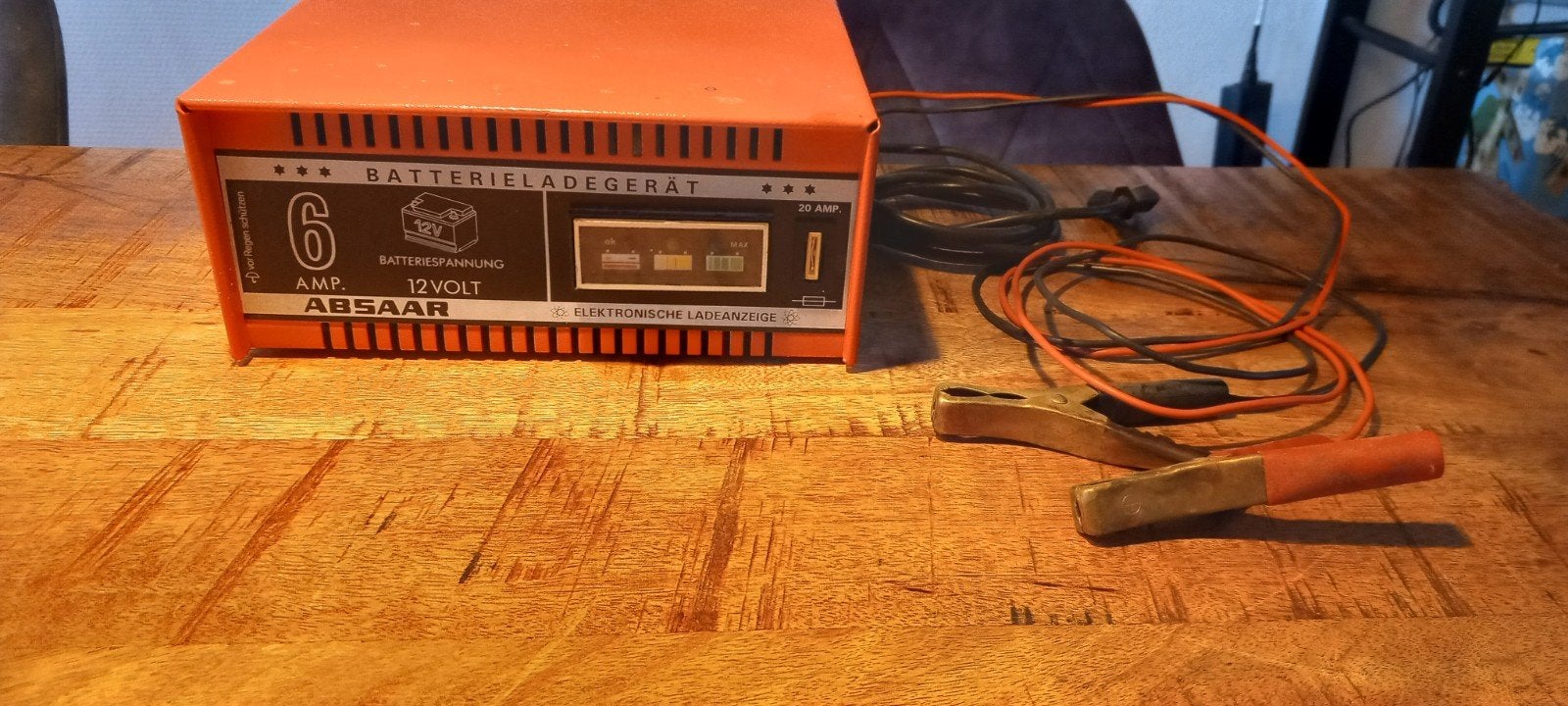 Absaar acculader 6 Amp 12 Volt, Auto-onderdelen, Accu's en Toebehoren, Ophalen of Verzenden, Gebruikt, Universele onderdelen