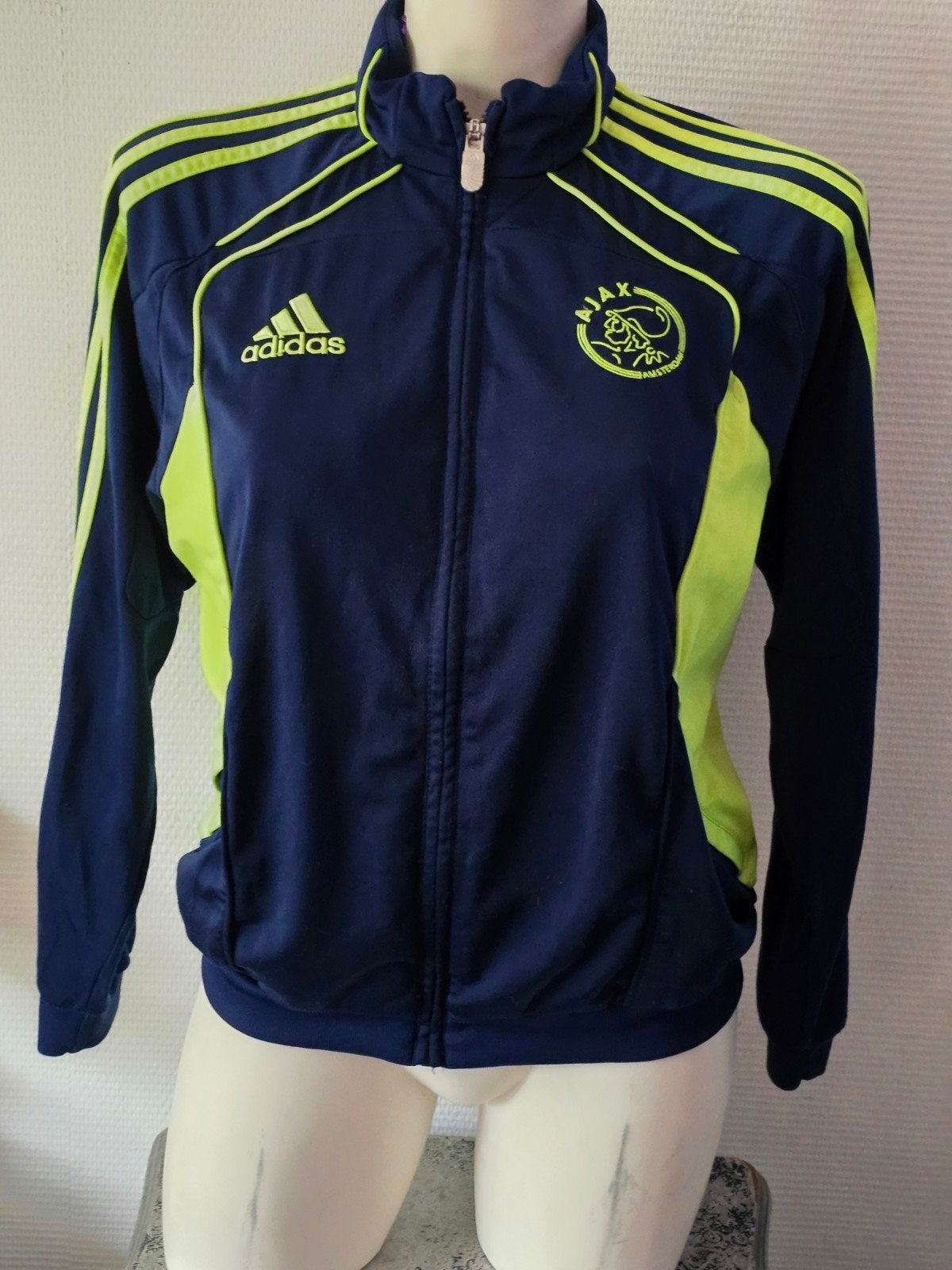 Adidas Ajax trainingsjack - Donkerblauw/Neon Geel Maat XS, Ophalen of Verzenden, Fitness of Aerobics, Maat 34 (XS) of kleiner