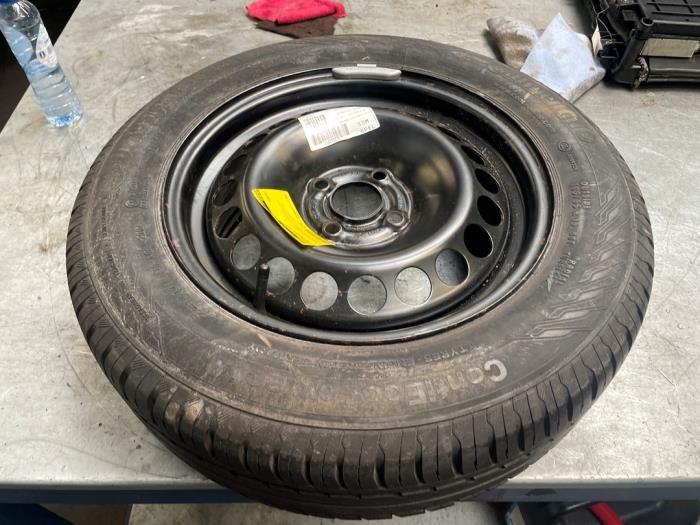 Reservewiel van een Opel Corsa, Gebruikt, Velg(en), -, -