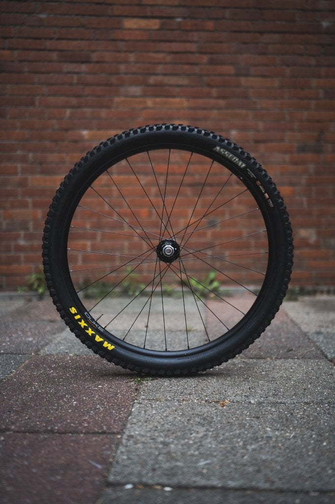 Handgespaakte Duke wielset + Hope Pro 5 naven 28h, Fietsen en Brommers, Fietsonderdelen, Gravelbike, Hope duke maxxis assegai