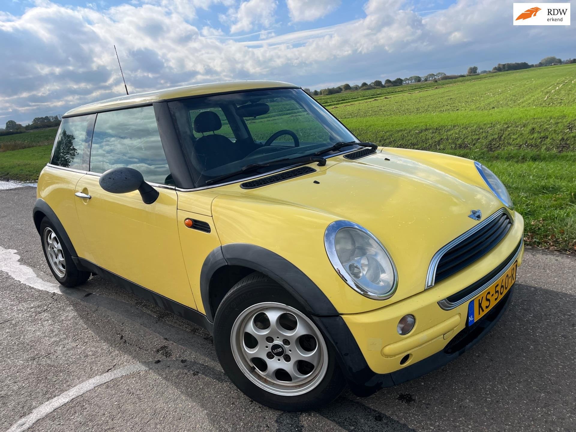 Mini Mini 1.6 One / knalgeel keurige auto !, Auto's, Voorwielaandrijving, 15 km/l, Gebruikt, 4 cilinders