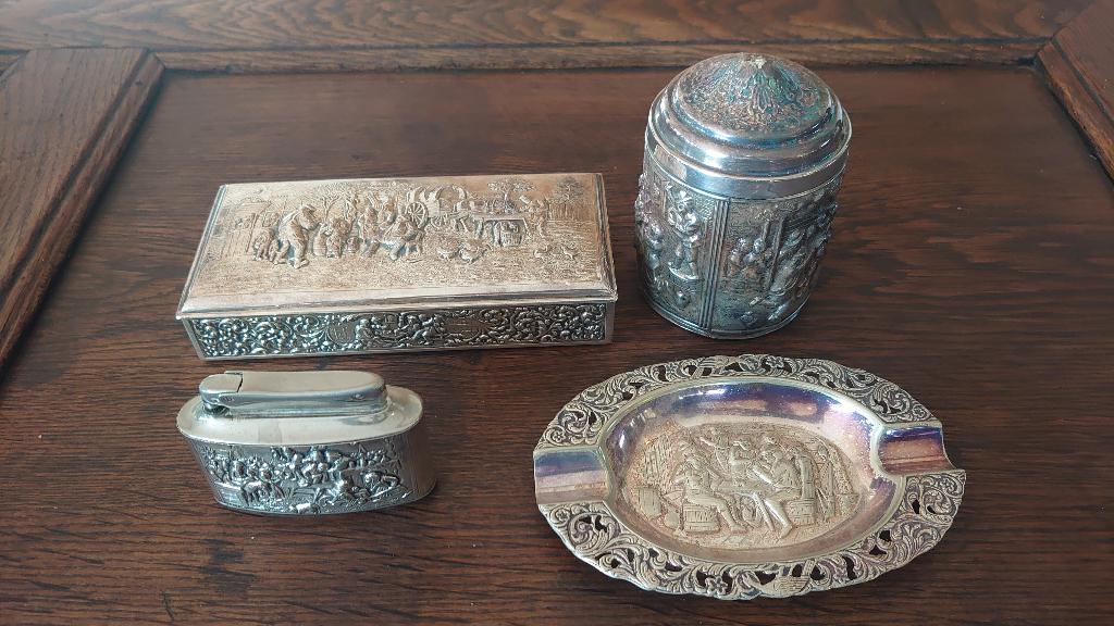 Rook stel: asbak, aansteker, doos en bus verzilverd Vintage., Ophalen of Verzenden